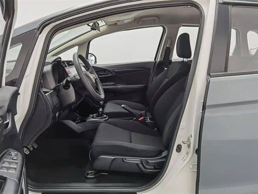 Honda Fit 2017 — фото 10