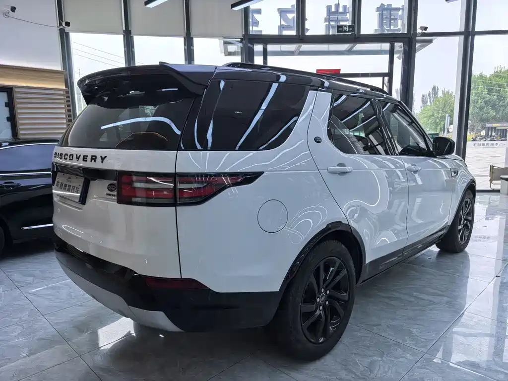 Land Rover Discovery 2017 — фото 9