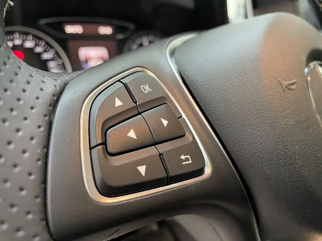 Mercedes-Benz B-Class 2017 — фото 19