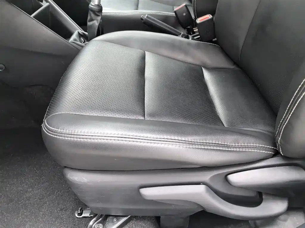Toyota Vios 2017 — фото 20
