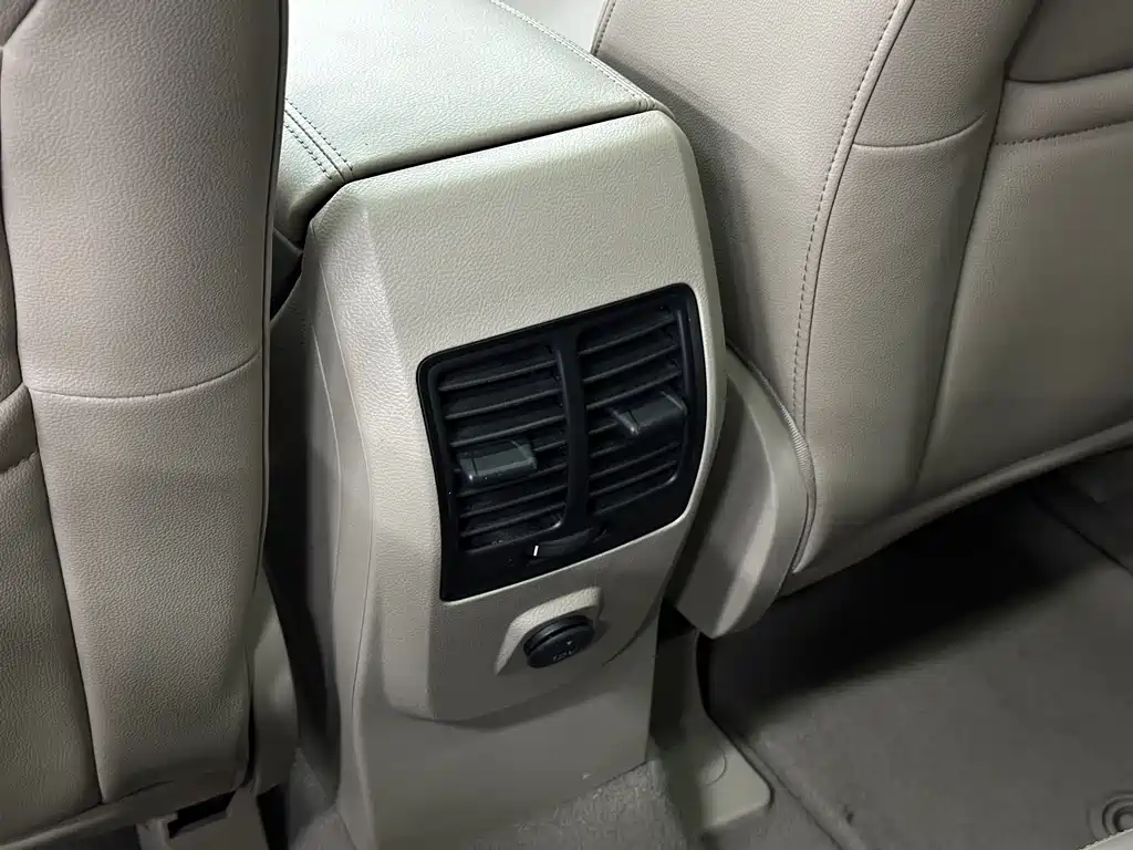 Ford Kuga 2014 — фото 11