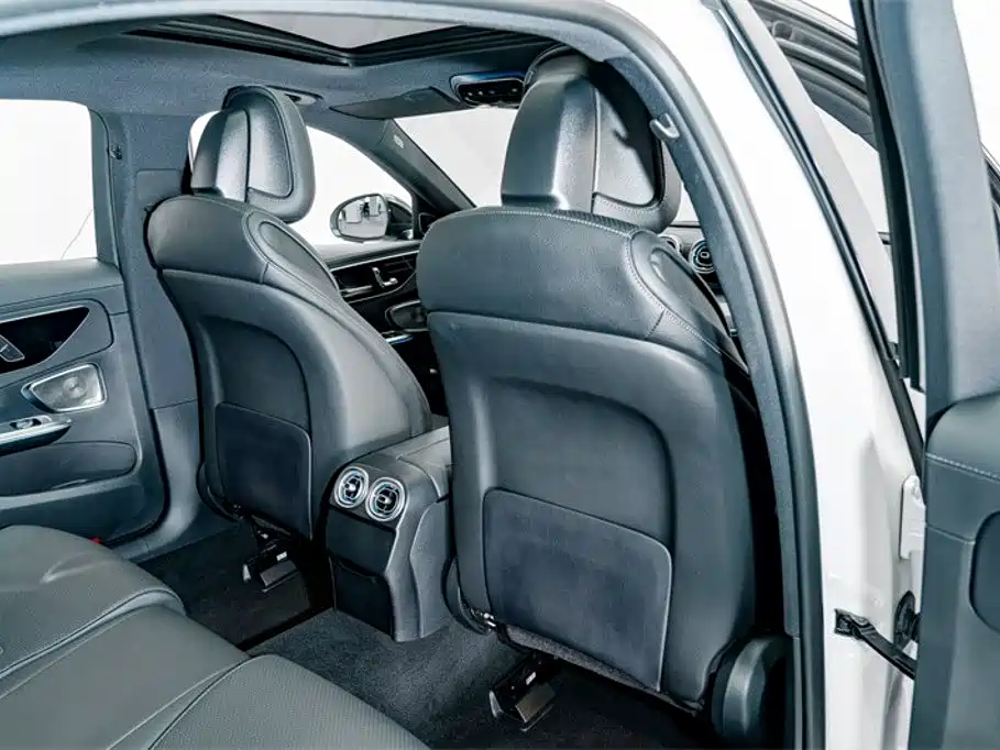 Mercedes-Benz C-Class 2024 — фото 19