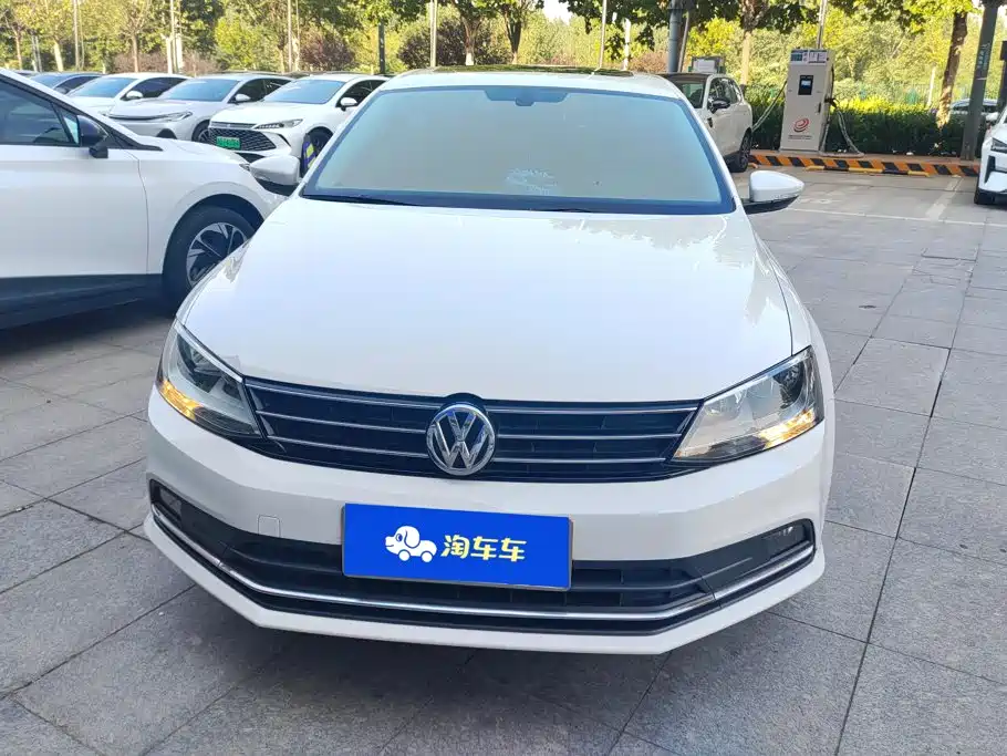 Volkswagen Sagitar 2018