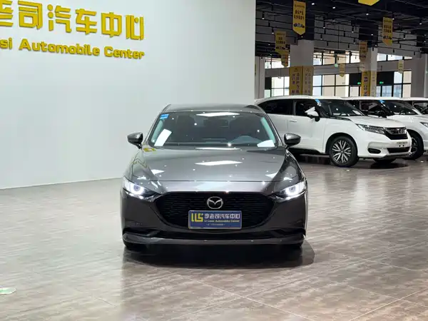 Mazda 3 Axela 2022