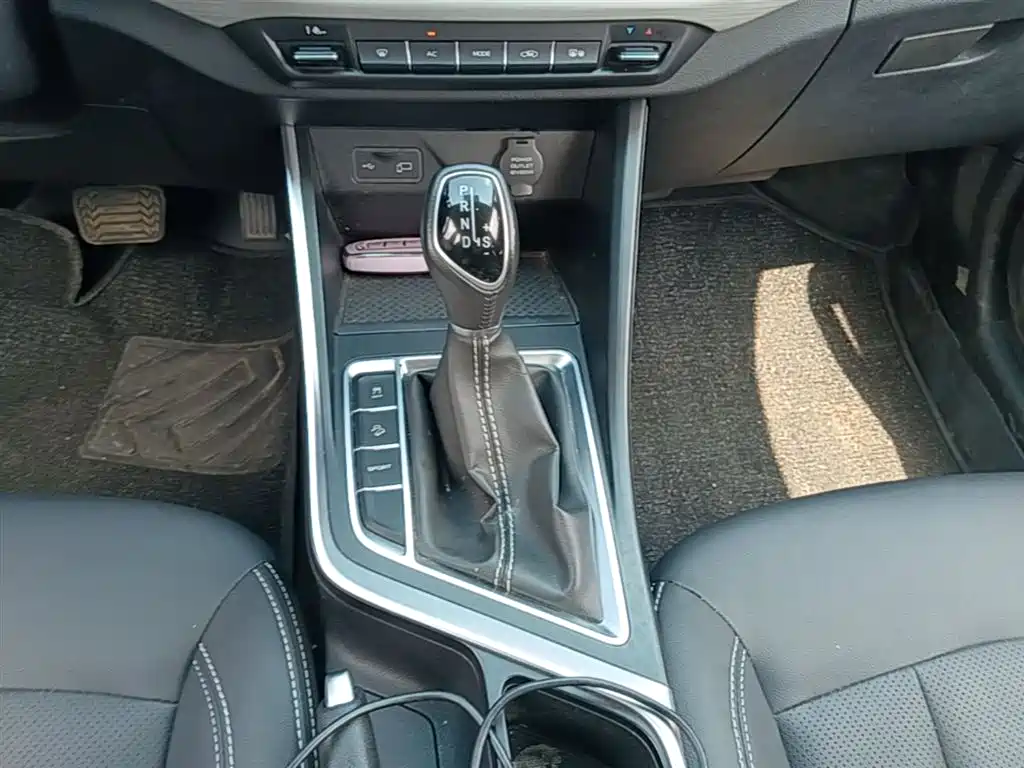 Geely Vision X3 2020 — фото 14