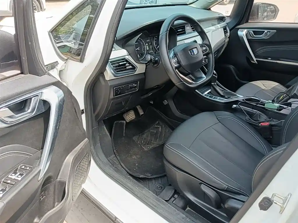 Geely Vision X3 2020 — фото 16