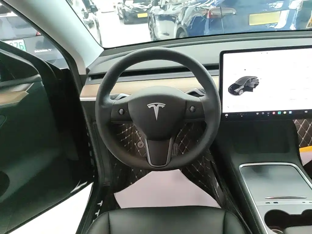 Tesla Model Y 2022 — фото 11
