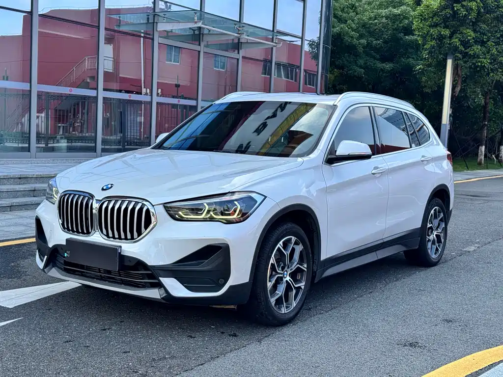 BMW X1 2022 — фото 1