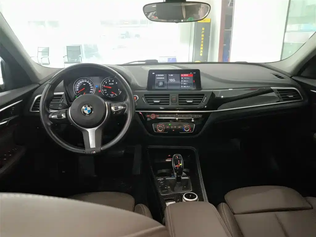 BMW 1 Series 2020 — фото 10