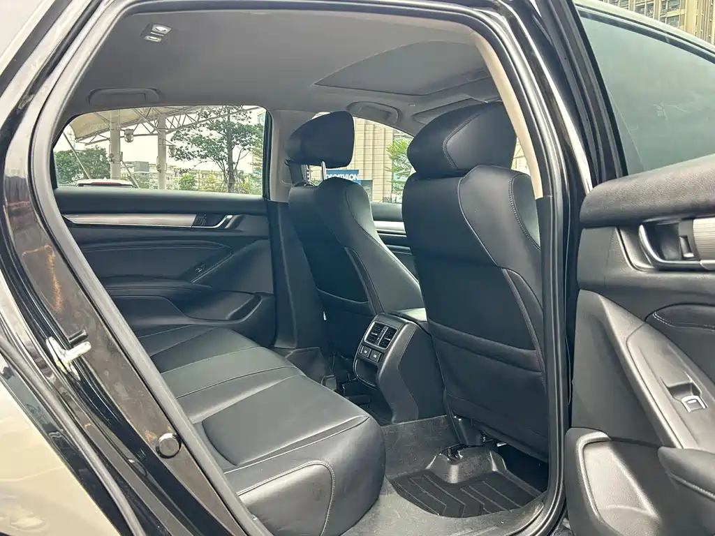 Honda Accord 2023 — фото 12