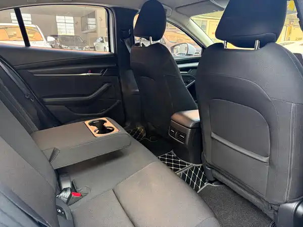 Mazda 3 Axela 2023