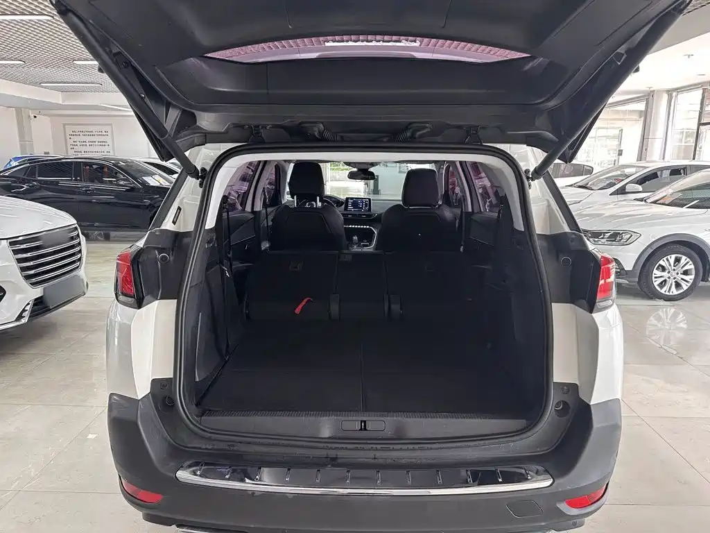 Peugeot 5008 2018 — фото 10