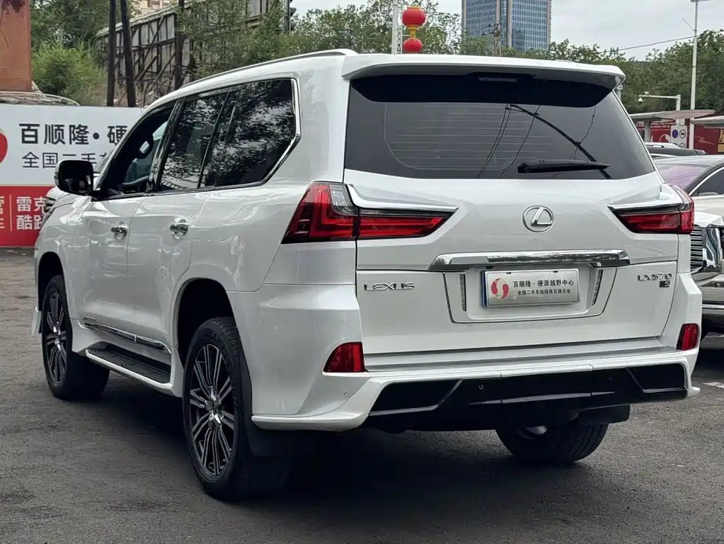 Lexus LX 2020 — фото 14