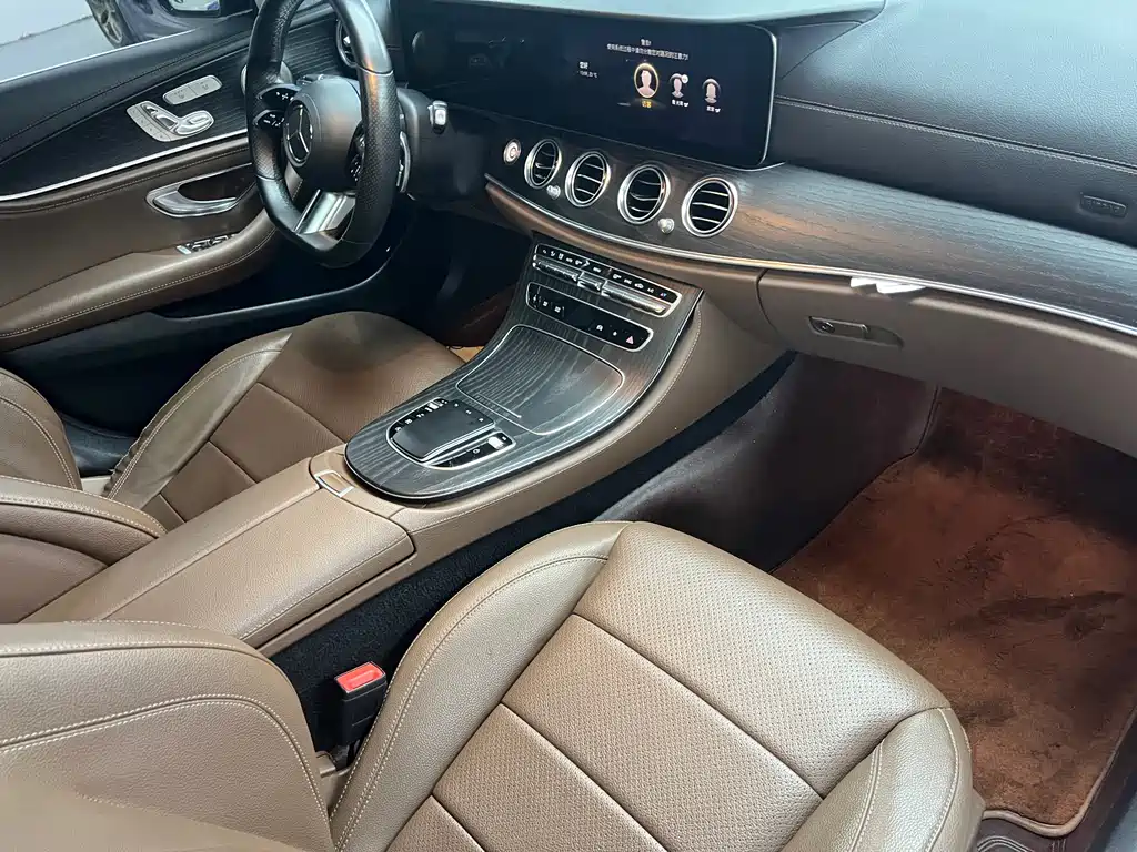 Mercedes-Benz E-Class 2020 — фото 13