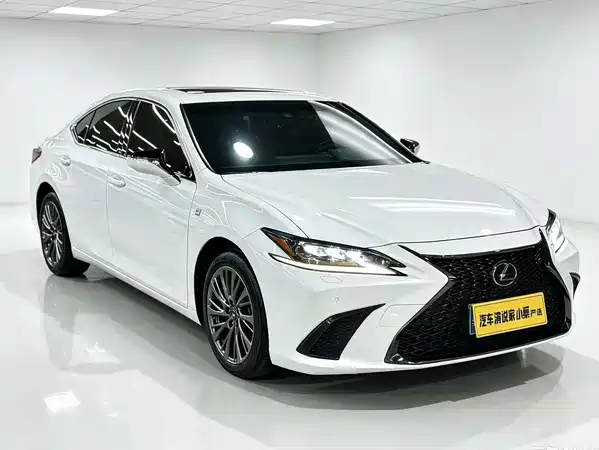 Lexus ES 2021