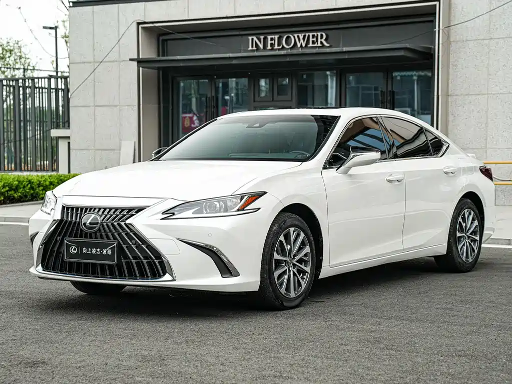 Lexus ES 2024 — фото 1