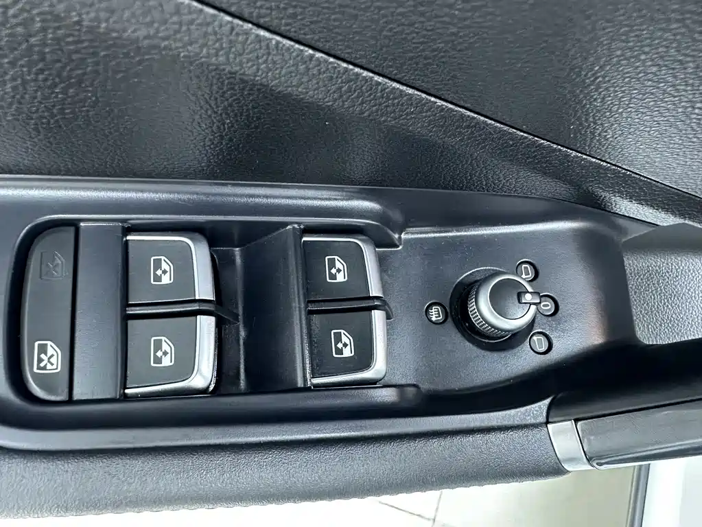 Audi Q2L 2022 — фото 16