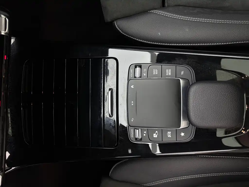 Mercedes-Benz A-Class 2023 — фото 12