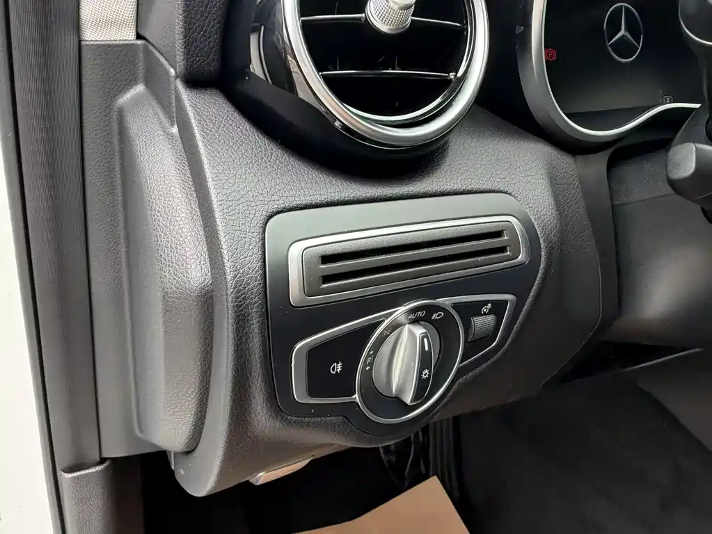 Mercedes-Benz C-Class 2020 — фото 23
