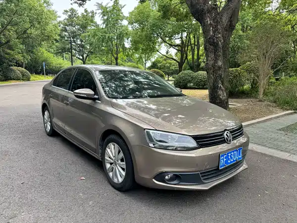 Volkswagen Sagitar 2014