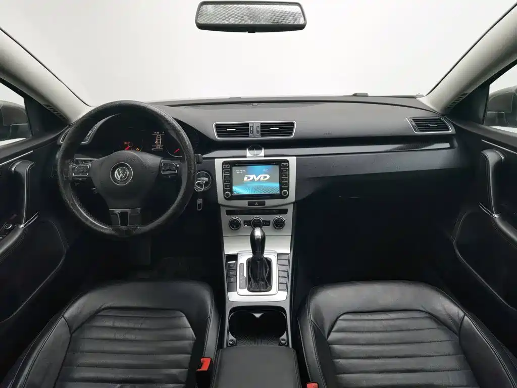 Volkswagen Magotan 2013