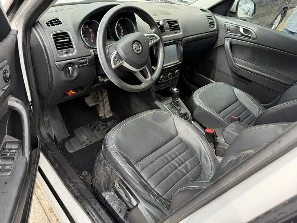 Skoda Yeti 2017 — фото 13