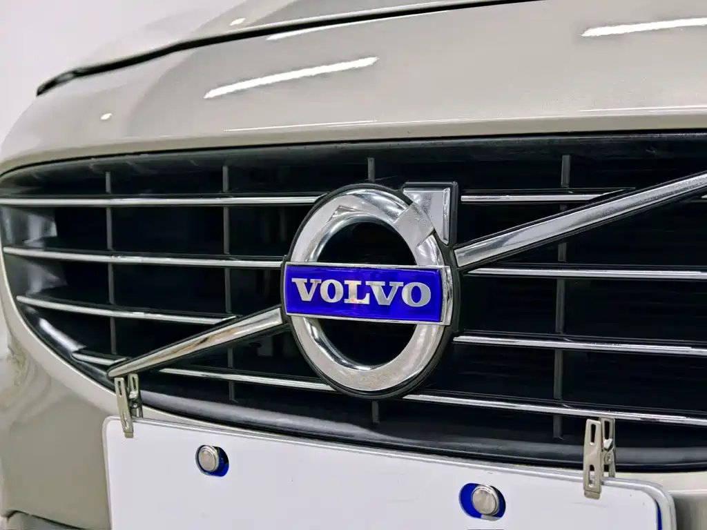 Volvo V60 2014 — фото 21