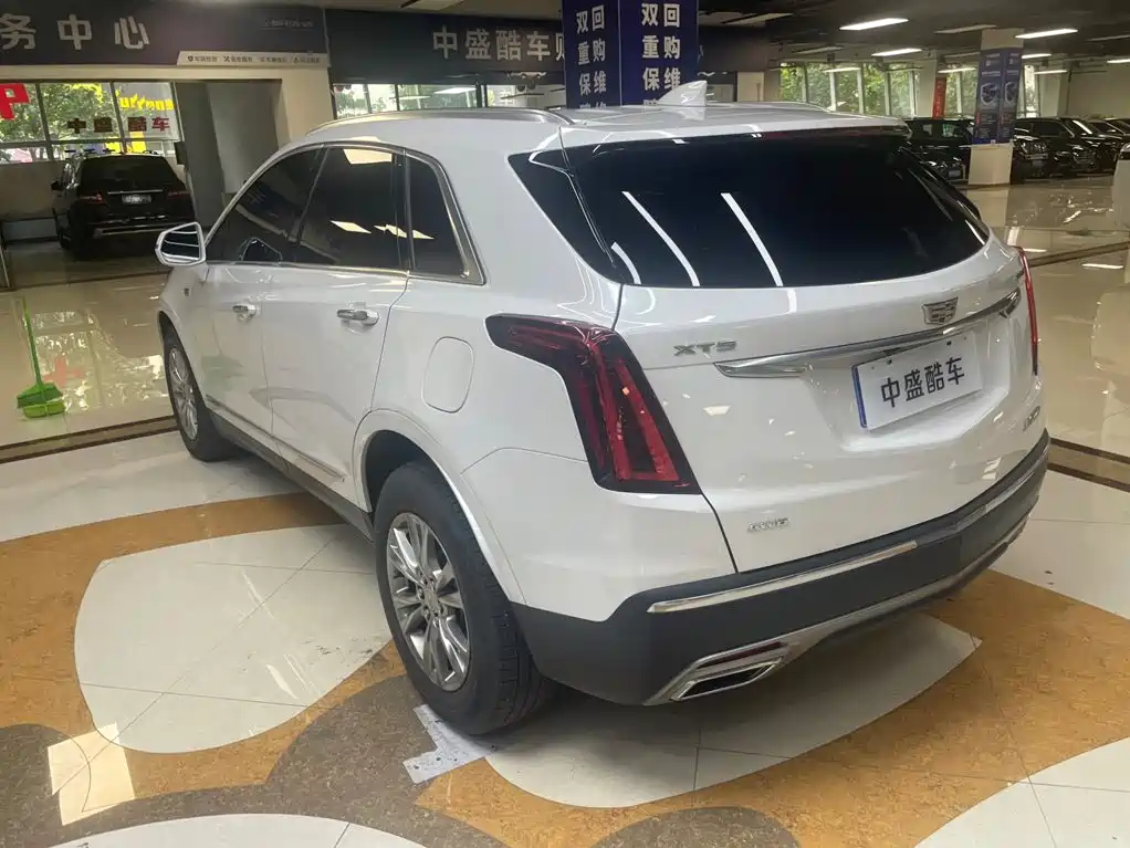 Cadillac XT5 2021 — фото 4