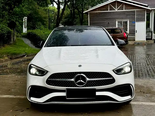 Mercedes-Benz C-Class 2024