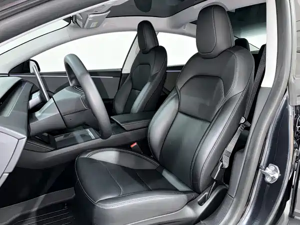 Tesla Model 3 2025