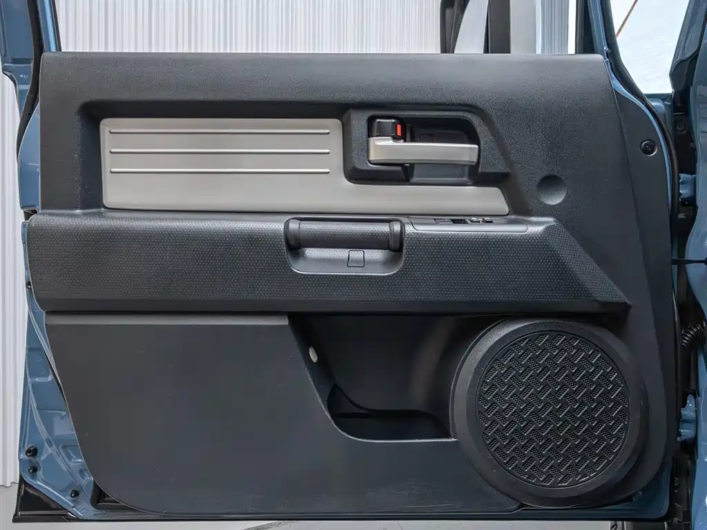 Toyota FJ Cruiser 2020 — фото 24