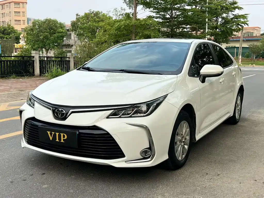 Toyota Corolla 2020 — фото 1