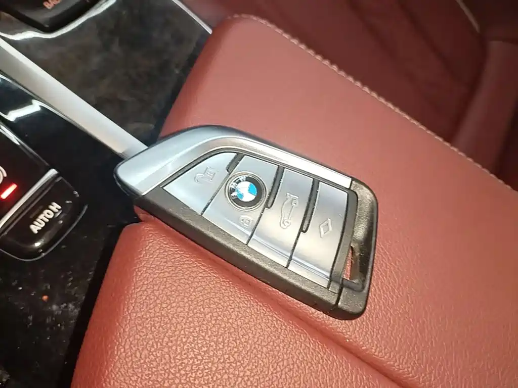 BMW 5 Series 2022 — фото 9
