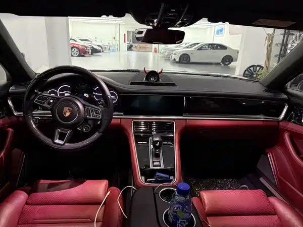 Porsche Panamera 2019