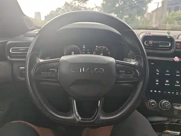Lynk & Co 03 2021