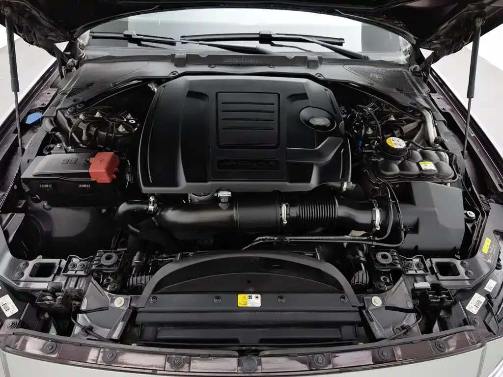 Jaguar XFL 2018 — фото 6