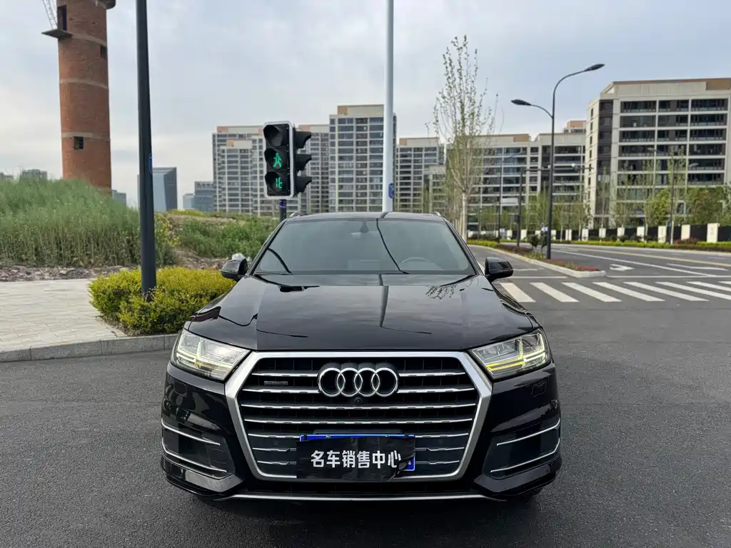 Audi Q7 2016 — фото 1