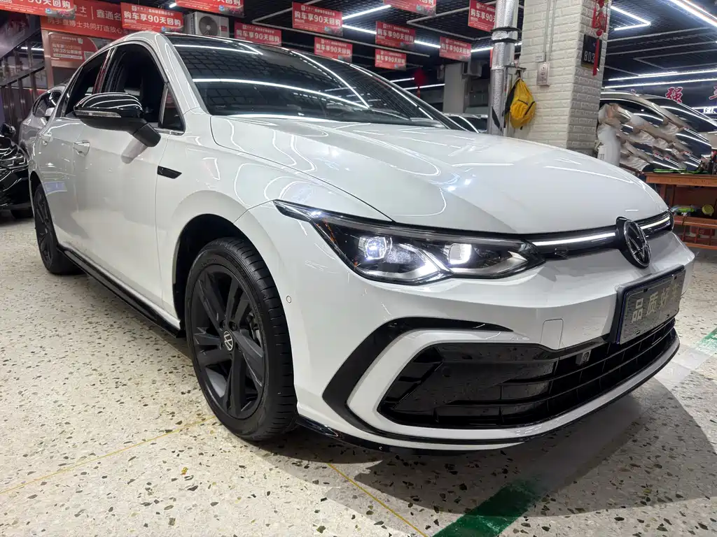 Volkswagen Golf 2023