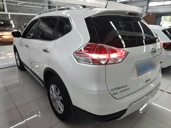 Nissan X-Trail 2015