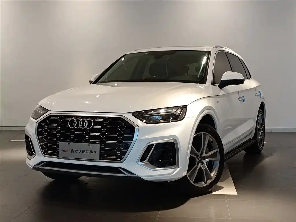 Audi Q5L 2021 — фото 1