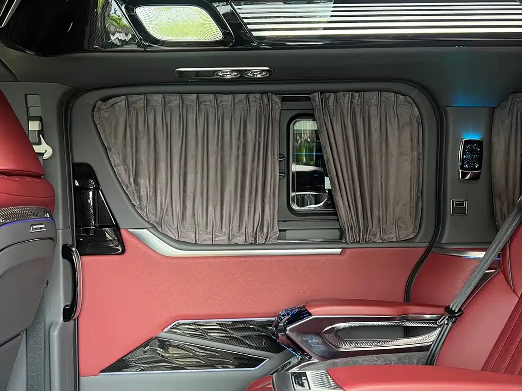 Toyota Hiace — фото 13