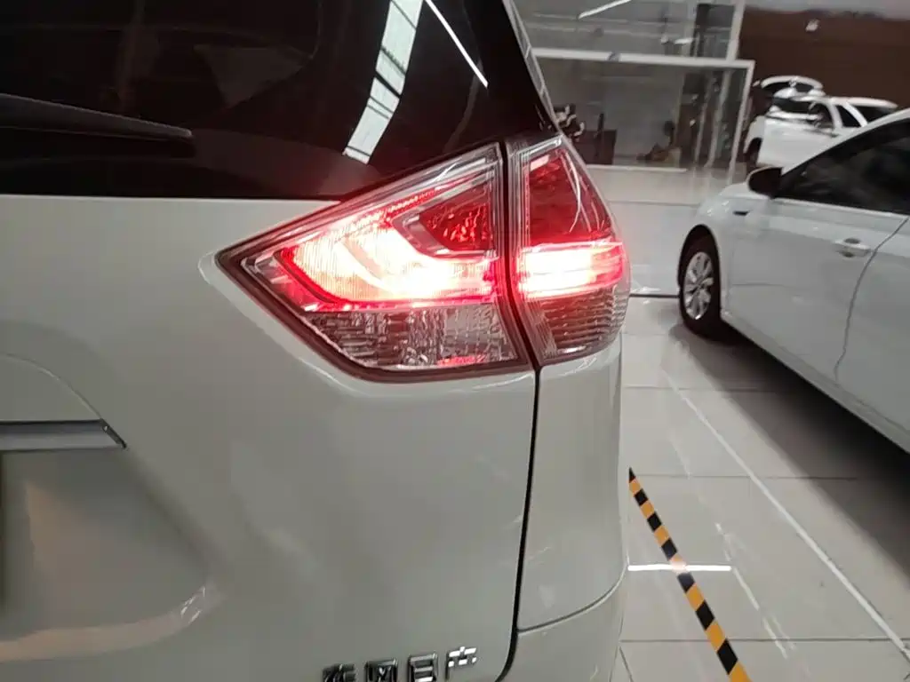 Nissan X-Trail 2015 — фото 8
