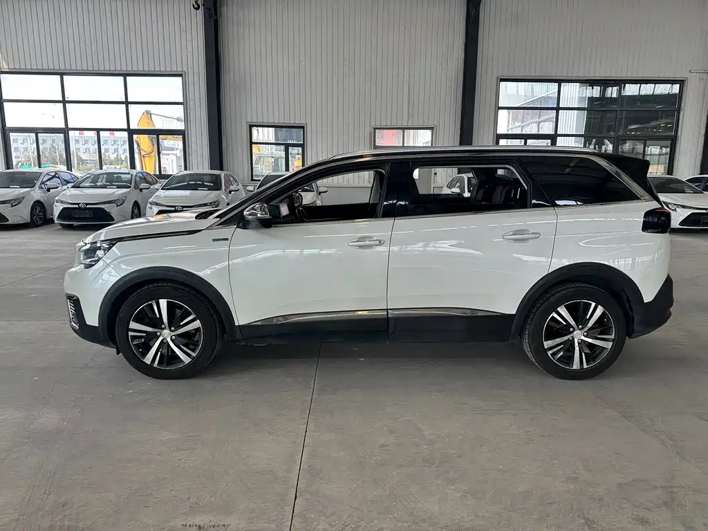 Peugeot 5008 2017 — фото 8