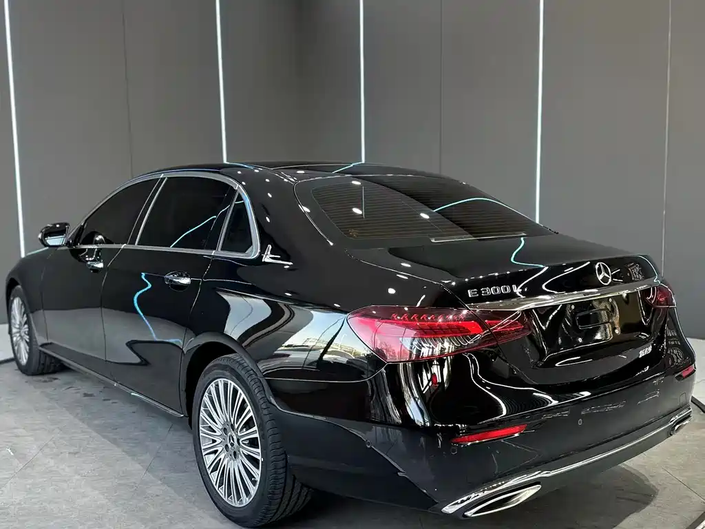 Mercedes-Benz E-Class 2023 — фото 8