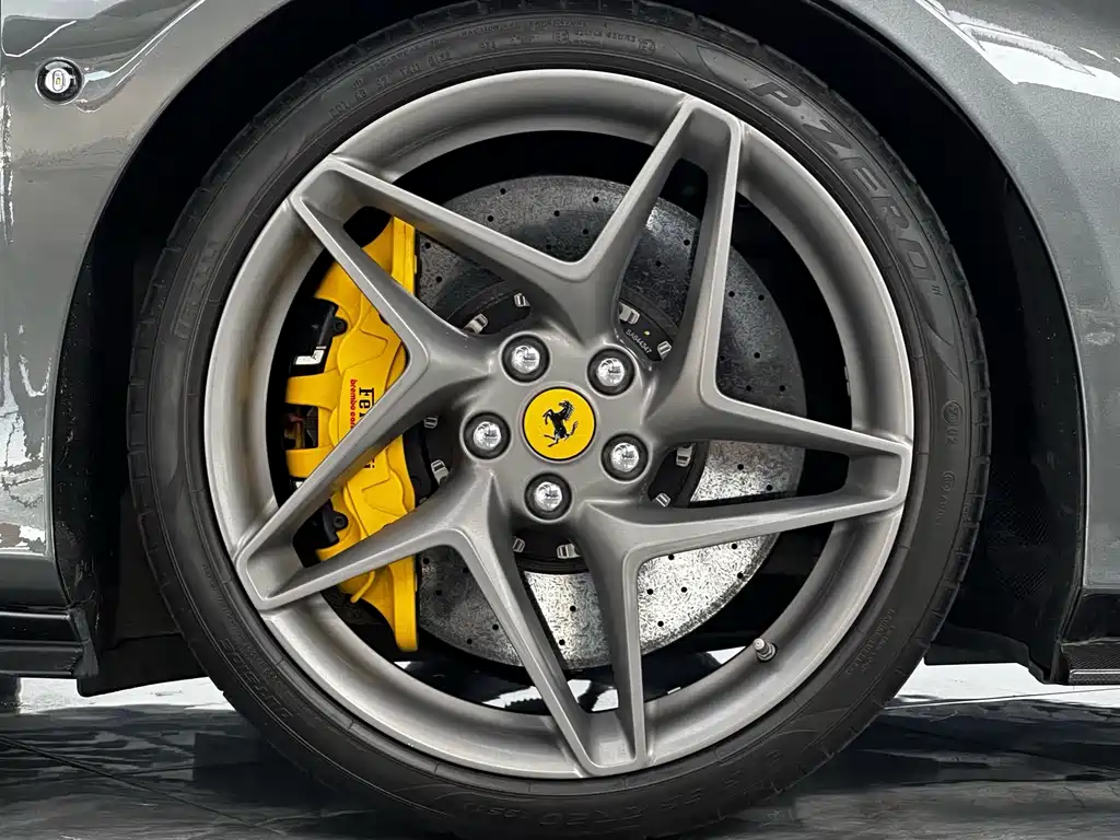 Ferrari F8 2022 — фото 8