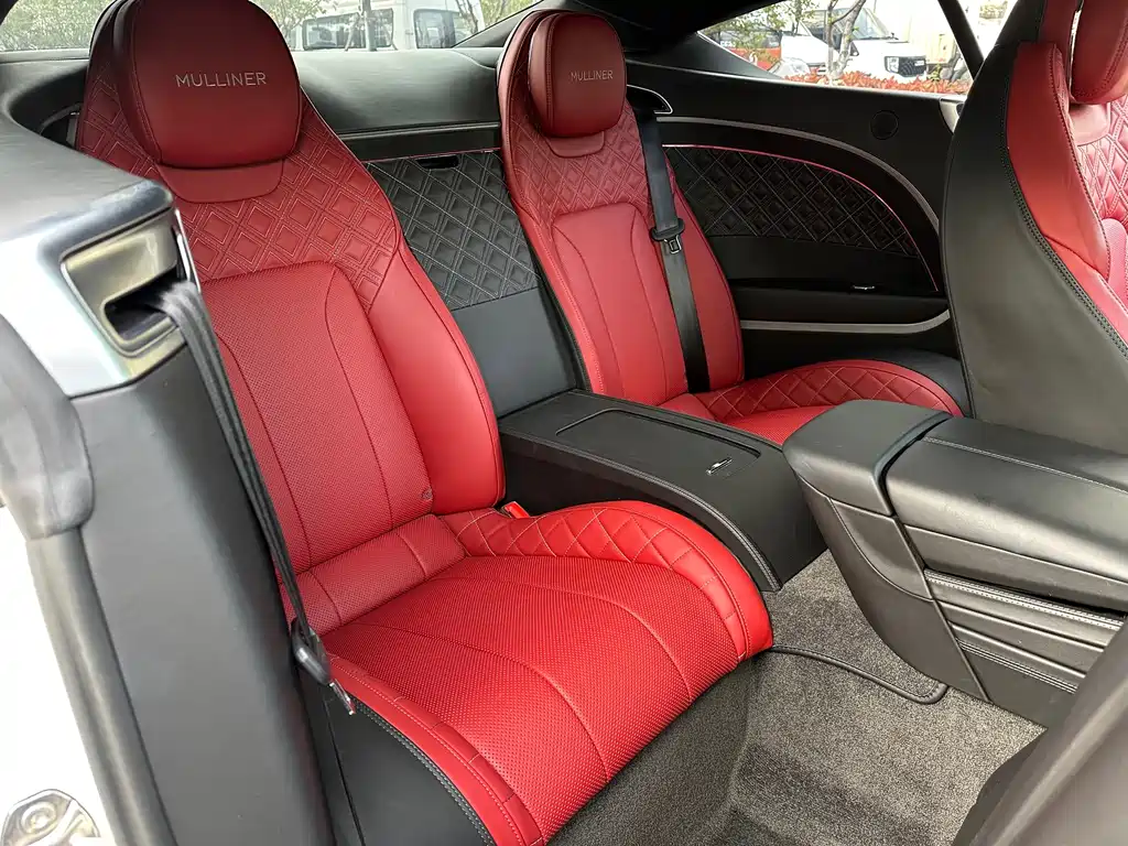Bentley Continental 2022 — фото 15