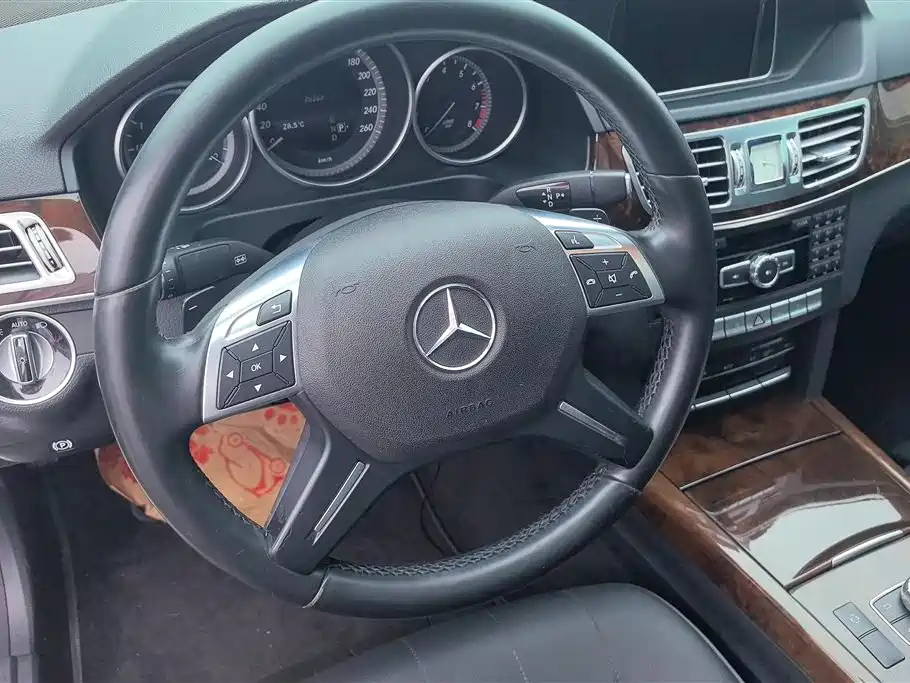 Mercedes-Benz E-Class 2014 — фото 15