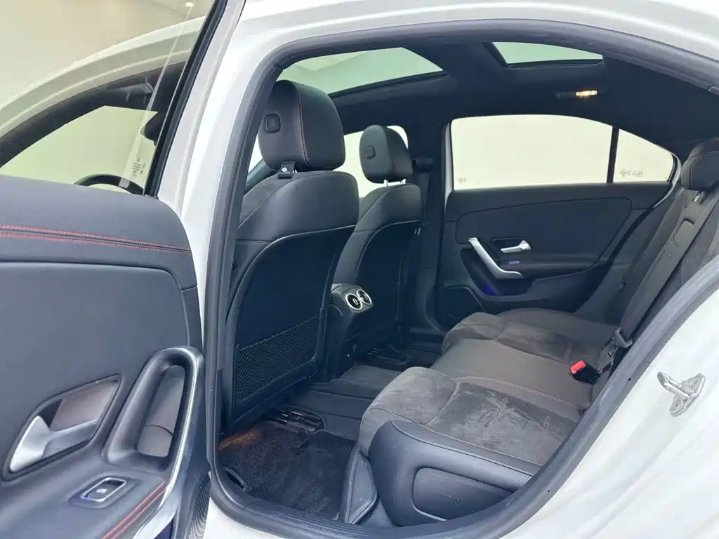 Mercedes-Benz A-Class 2024 — фото 15