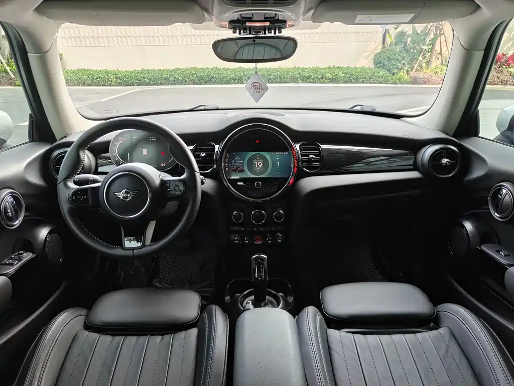 MINI MINI 2022