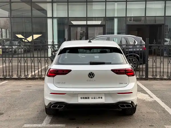 Volkswagen Golf 2025